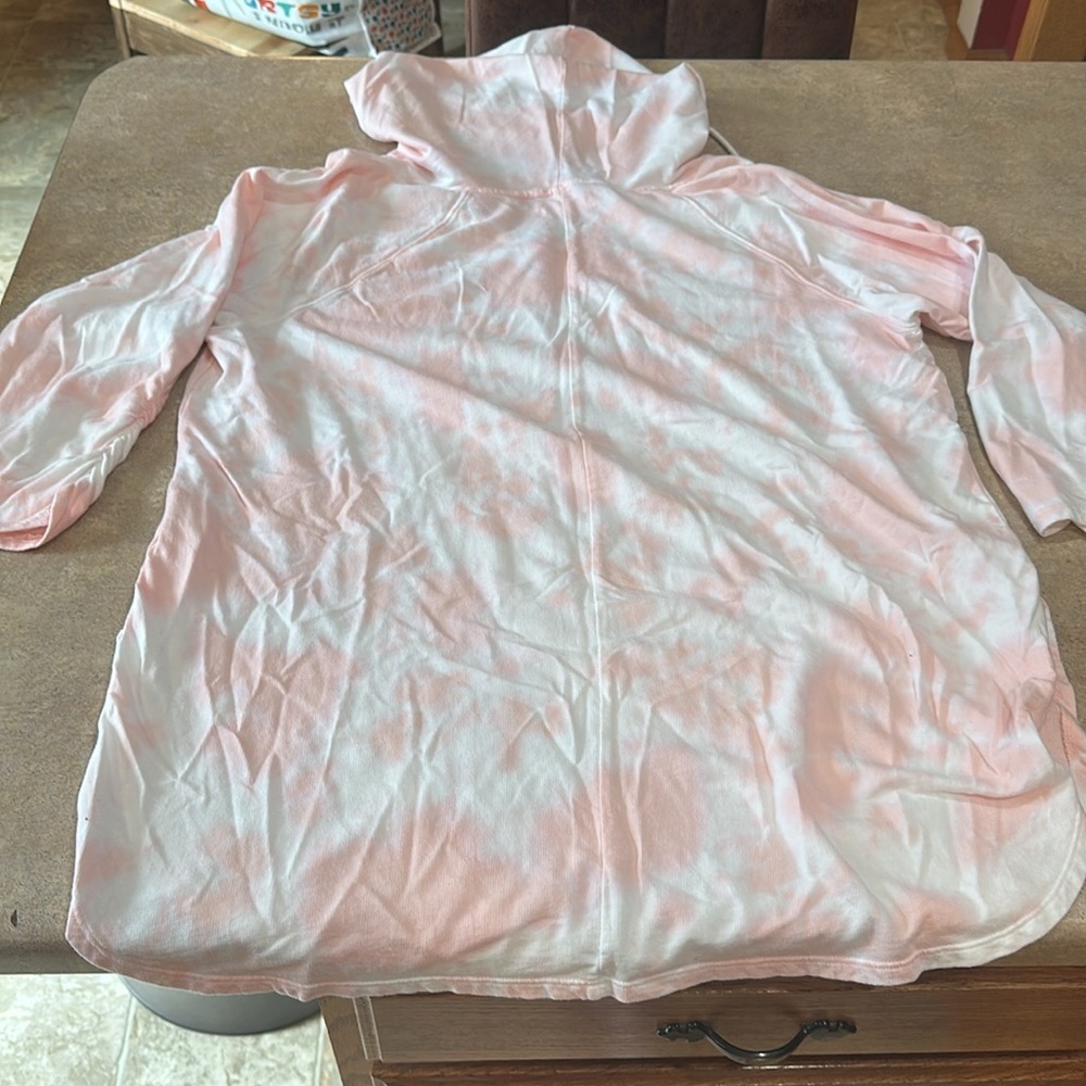 Maurices shirt with hood size XL it has 3/4 length sleeves - Picture 6 of 6